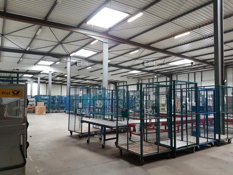 Industriel/Logistique dans Meyzieu à louer - Photo de l’immeuble – Image 2 sur 2