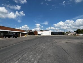 114-116 E Auglaize St, Wapakoneta, OH à louer Photo intérieure– Image 2 sur 8