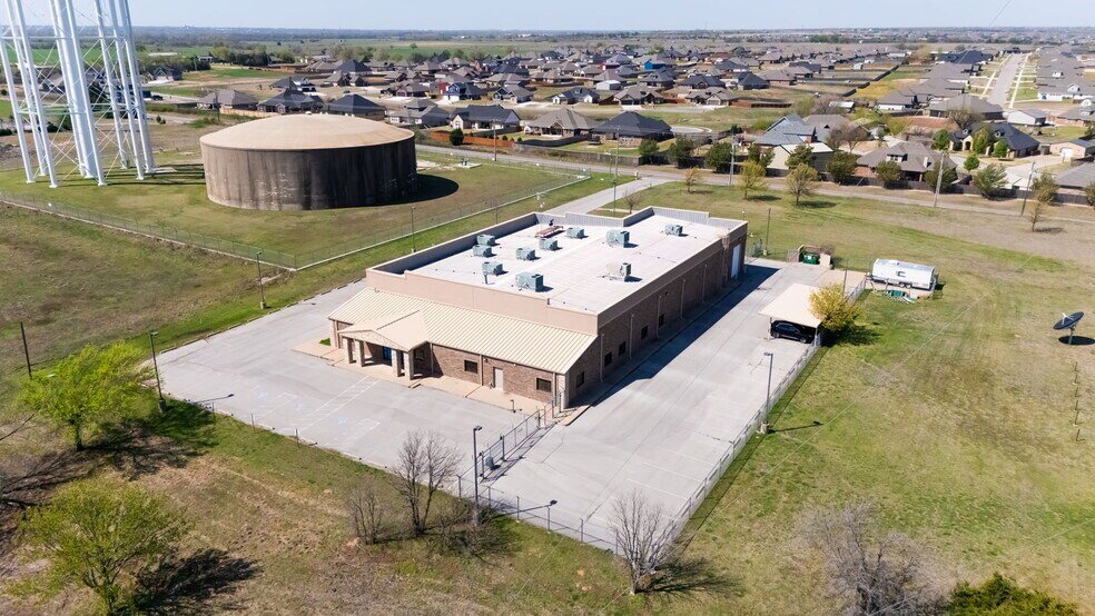 9802 N Morgan Rd, Yukon, OK à vendre - Photo de l’immeuble – Image 2 sur 58