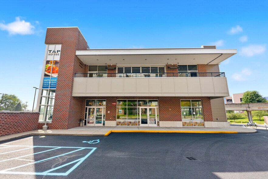 453 Oakland St, Morgantown, WV à louer - Photo de l’immeuble – Image 2 sur 26