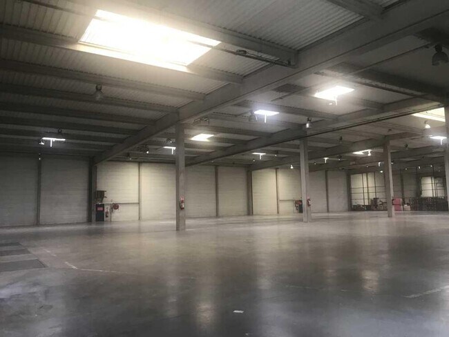 Plus de détails pour Industriel/Logistique à louer