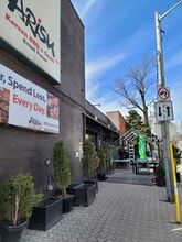 584 Bloor St W, Toronto, ON à louer Photo de l’immeuble– Image 2 sur 16
