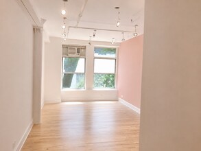 214-218 Sullivan St, New York, NY à louer Photo intérieure– Image 1 sur 3