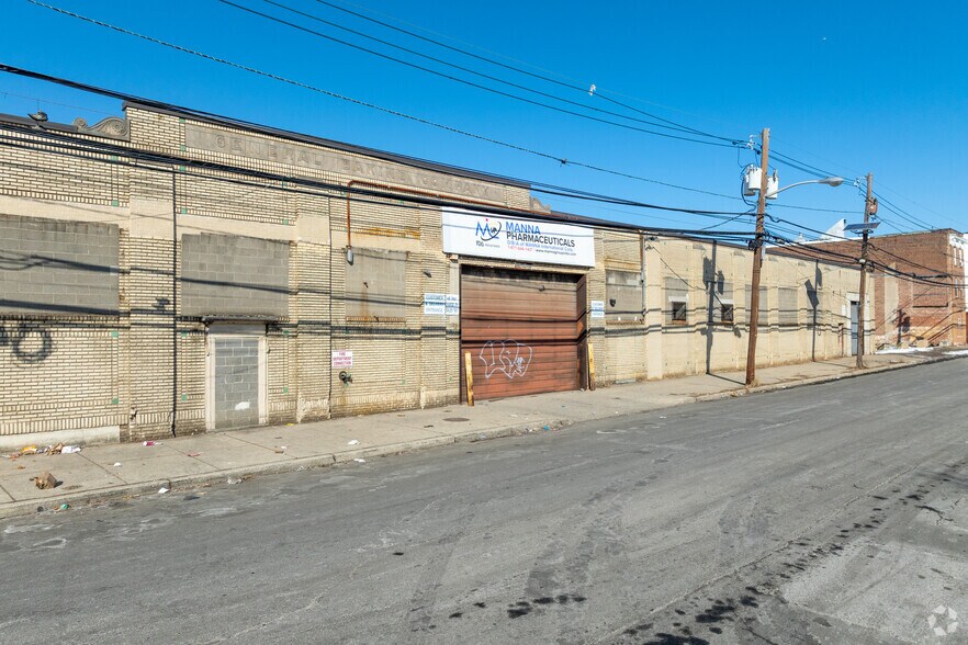 301-325 Brunswick Ave, Trenton, NJ à vendre - Photo principale – Image 1 sur 4