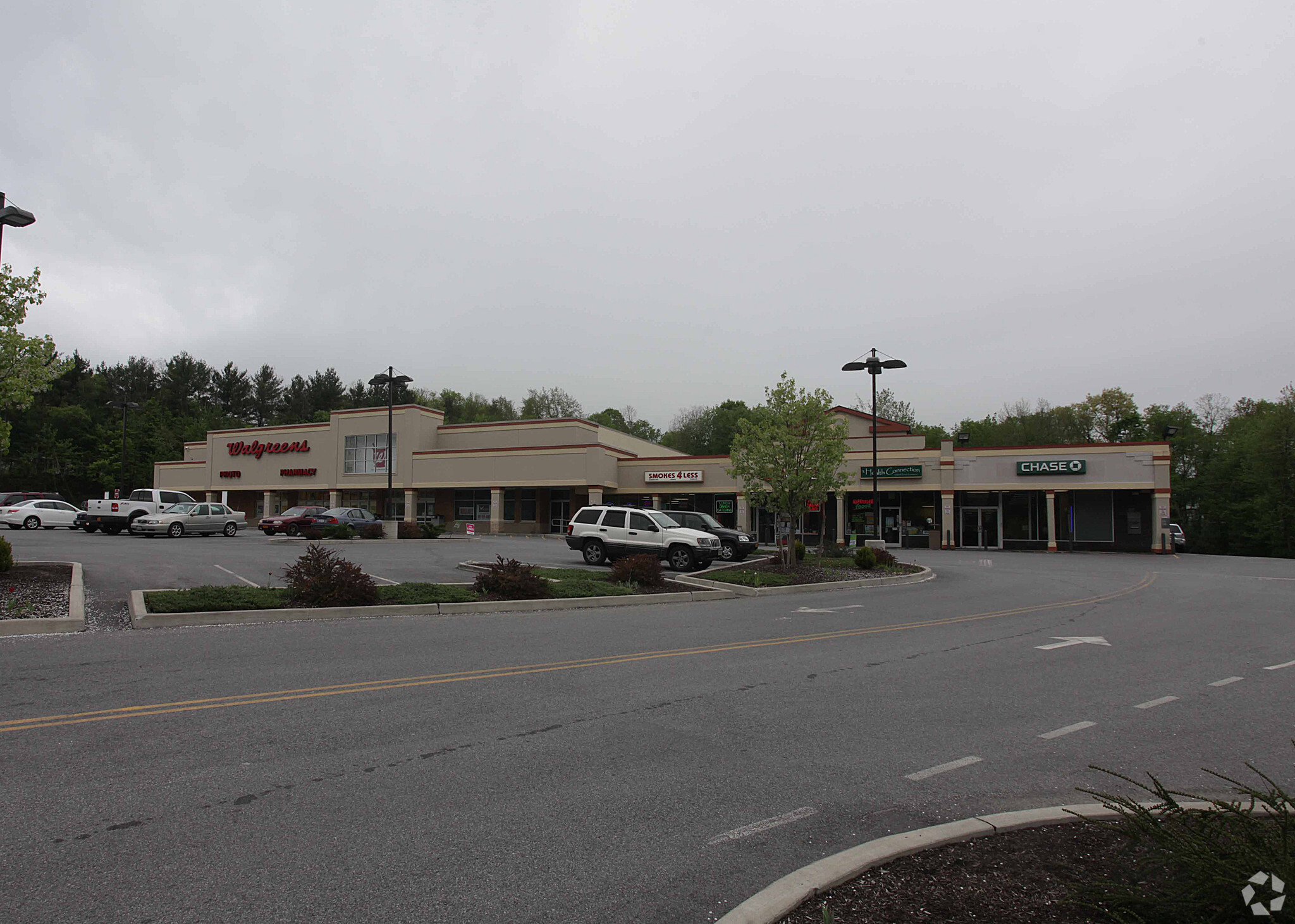702-706 Freedom Plains Rd, Poughkeepsie, NY à louer Photo principale– Image 1 sur 7