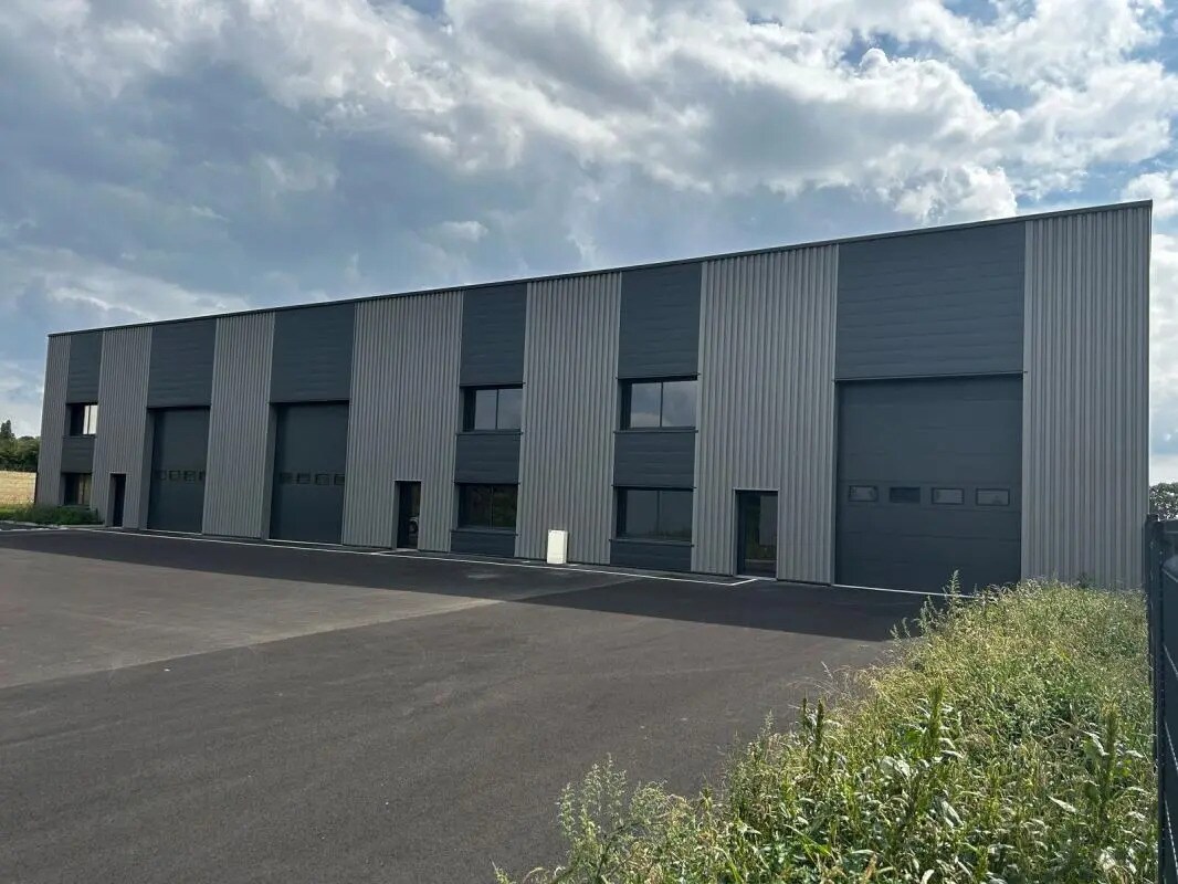 Industriel/Logistique dans Les Herbiers à louer Photo de l’immeuble– Image 1 sur 7
