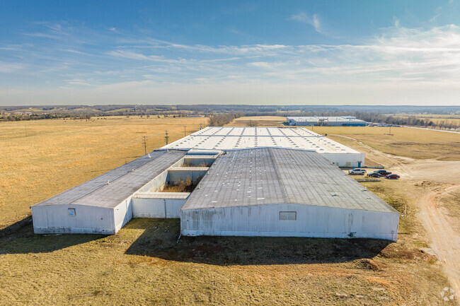 Plus de détails pour 620-630 George St, Marshfield, MO - Industriel/Logistique à louer