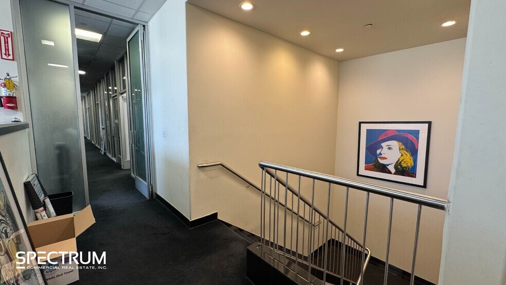 21617-21621 Nordhoff St, Chatsworth, CA à louer - Photo de l’immeuble – Image 3 sur 7