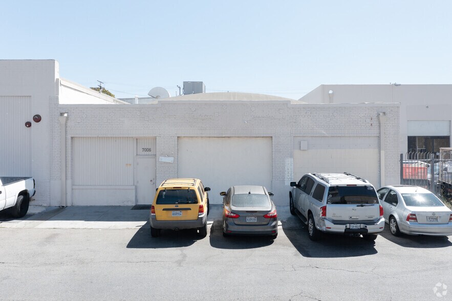 7006 Stanford Ave, Los Angeles, CA à vendre - Photo de l’immeuble – Image 3 sur 7