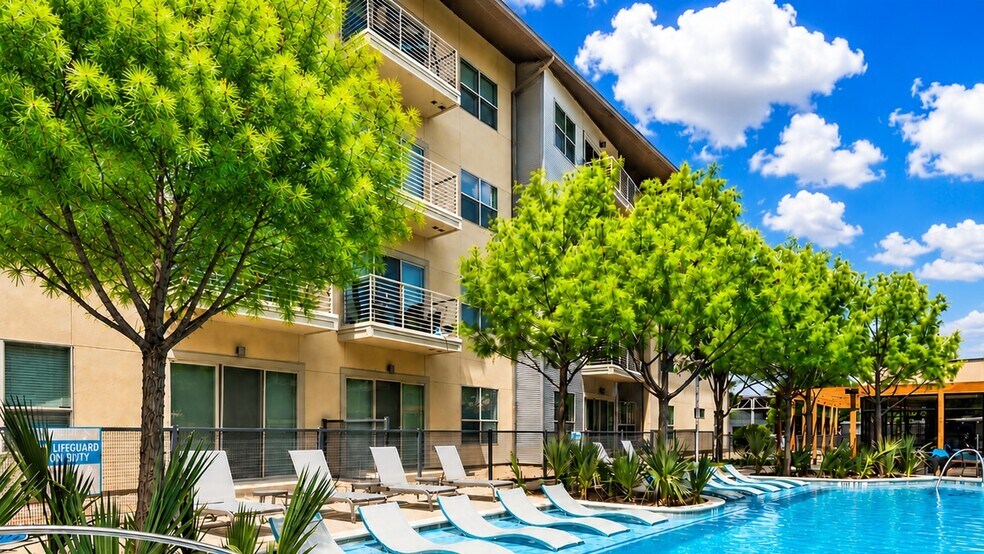 660 Yorktown St, Dallas, TX à vendre - Photo de l’immeuble – Image 1 sur 33