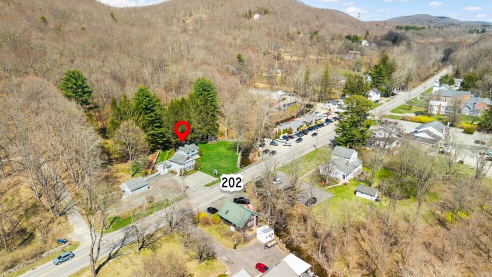 262 New Milford Tpke, New Preston Marble Dale, CT à vendre - Photo de l’immeuble – Image 2 sur 38