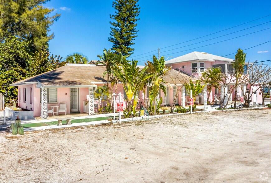 10200 Gulf Blvd, Treasure Island, FL à vendre - Photo de l’immeuble – Image 2 sur 13