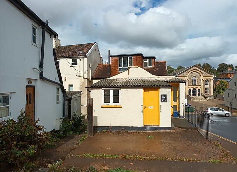 48 High St, Crediton à vendre - Photo de l’immeuble – Image 2 sur 3