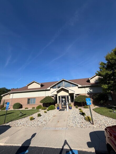 2860 Northpark Ave, Huntington, IN à vendre - Photo de l’immeuble – Image 2 sur 11