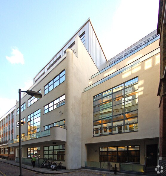 20 St. John's Ln, Londres à louer - Photo de l’immeuble – Image 3 sur 81