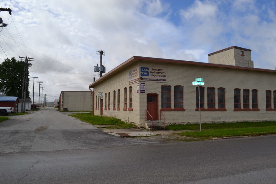 315 Poston Dr, Crawfordsville, IN à vendre - Photo de l’immeuble – Image 3 sur 40