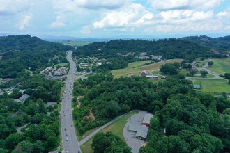 325 New Leicester Hwy, Asheville, NC - VUE AÉRIENNE  vue de carte - Image1