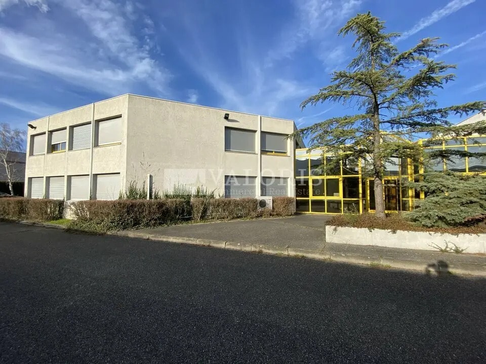 379 Rue De La Dombes, Miribel à louer Photo de l’immeuble– Image 1 sur 5