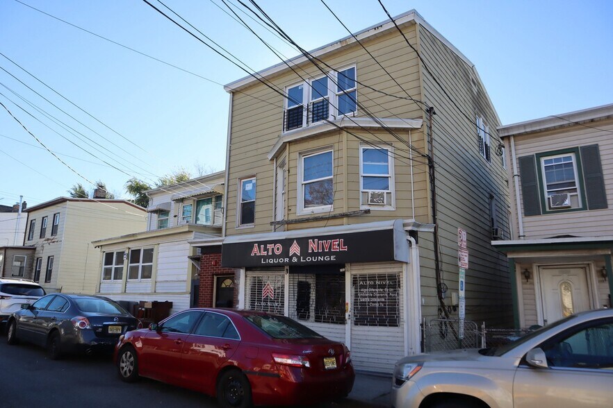 195 Preakness Ave, Paterson, NJ à vendre - Photo de l’immeuble – Image 3 sur 13