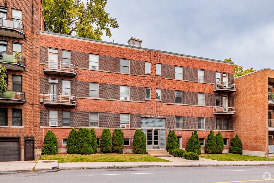 3777 Boul Décarie, Montréal, QC à vendre - Photo de l’immeuble – Image 3 sur 3