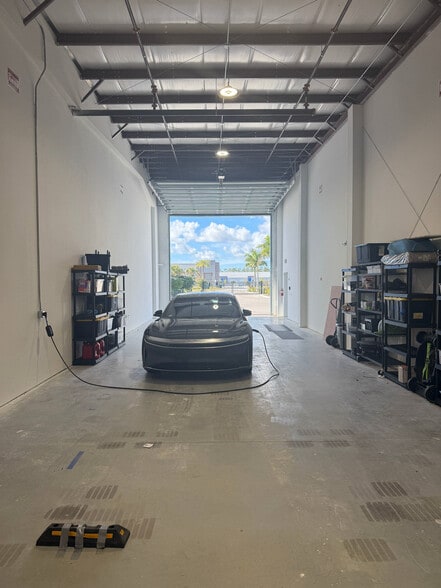 16711 Cave Cove, Fort Myers, FL à vendre - Photo intérieure – Image 2 sur 5