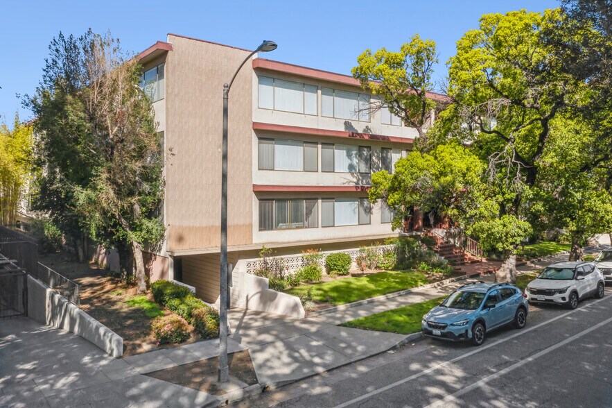 195 S Wilson Ave, Pasadena, CA à vendre - Photo de l’immeuble – Image 1 sur 32