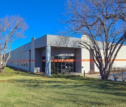 101 Electronics Blvd SW, Huntsville, AL à louer Photo de l’immeuble– Image 1 sur 12