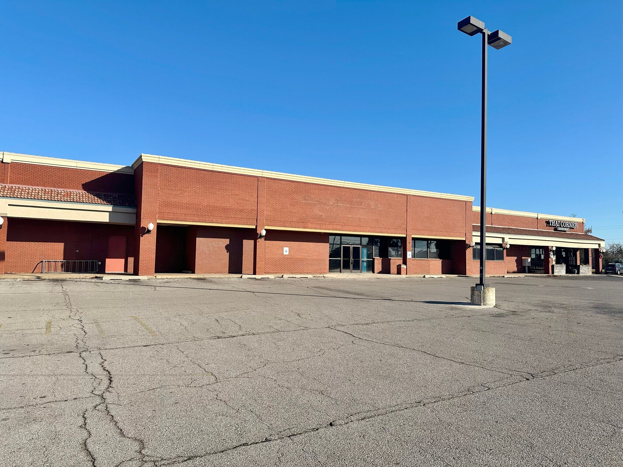 1409 E Danforth Rd, Edmond, OK à louer Photo principale– Image 1 sur 7