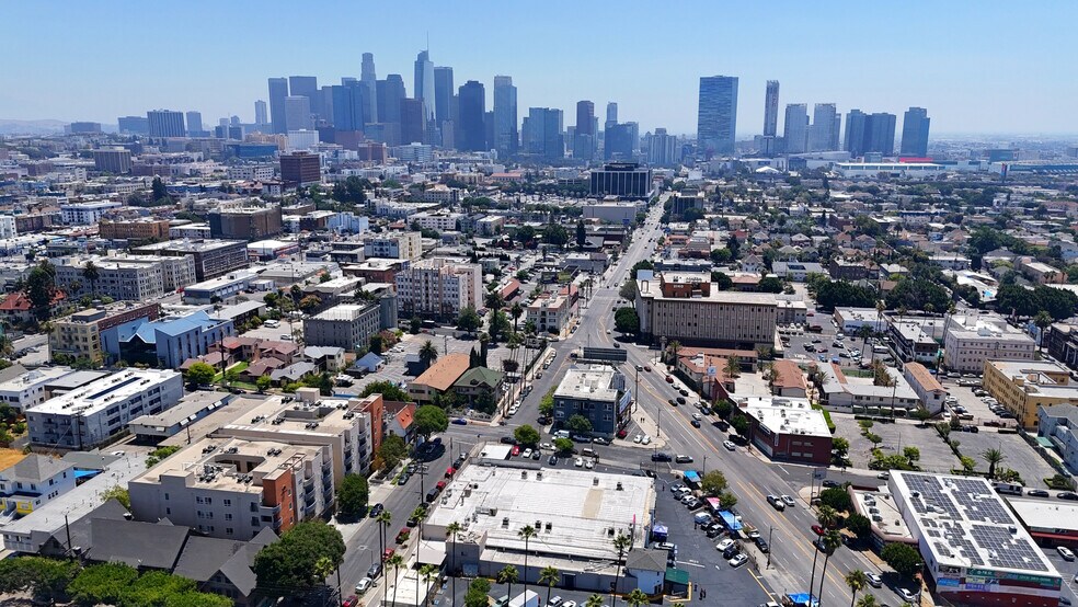1000 S Grand View St, Los Angeles, CA à vendre - Photo de l’immeuble – Image 3 sur 14