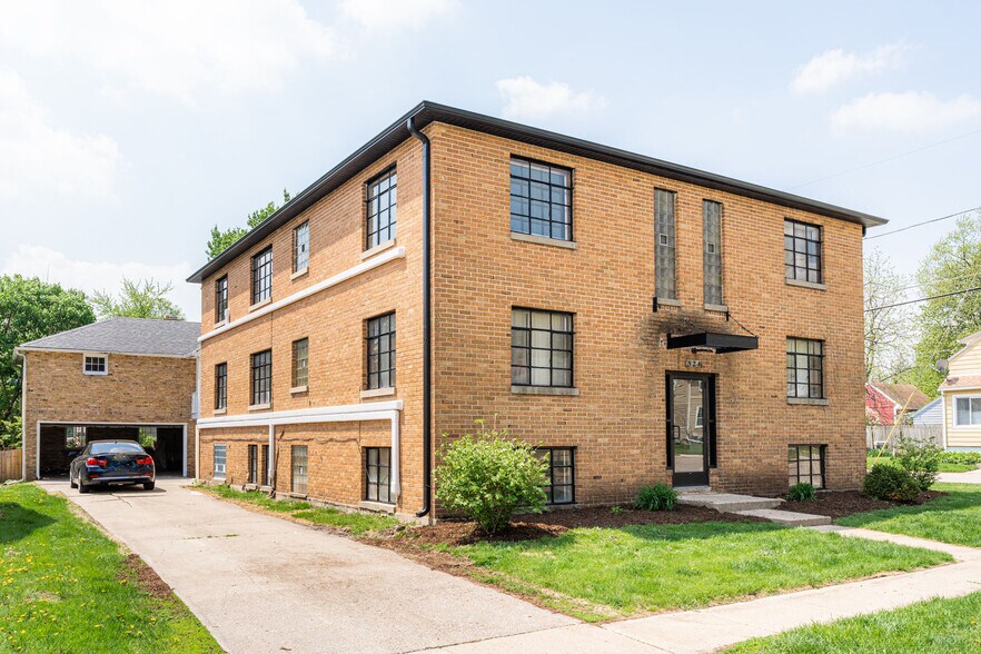 524 Cross St, Sycamore, IL à vendre - Photo de l’immeuble – Image 2 sur 17