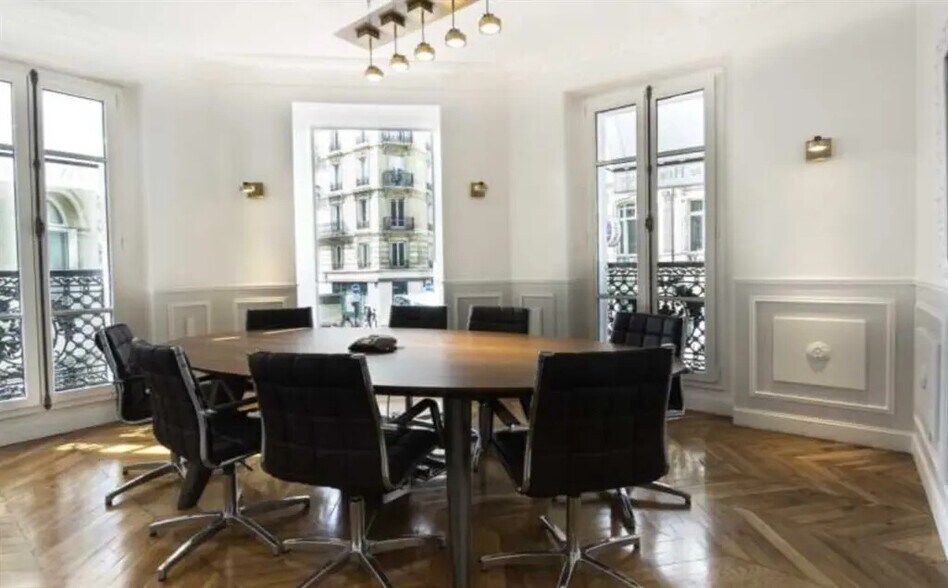 Local commercial dans Paris à louer - Photo de l’immeuble – Image 2 sur 6