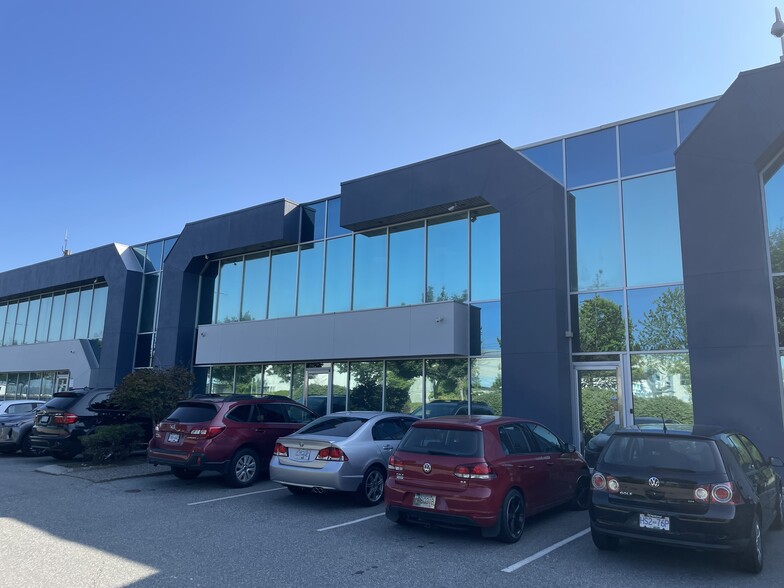 6554 176th St, Surrey, BC à louer - Photo de l’immeuble – Image 2 sur 11