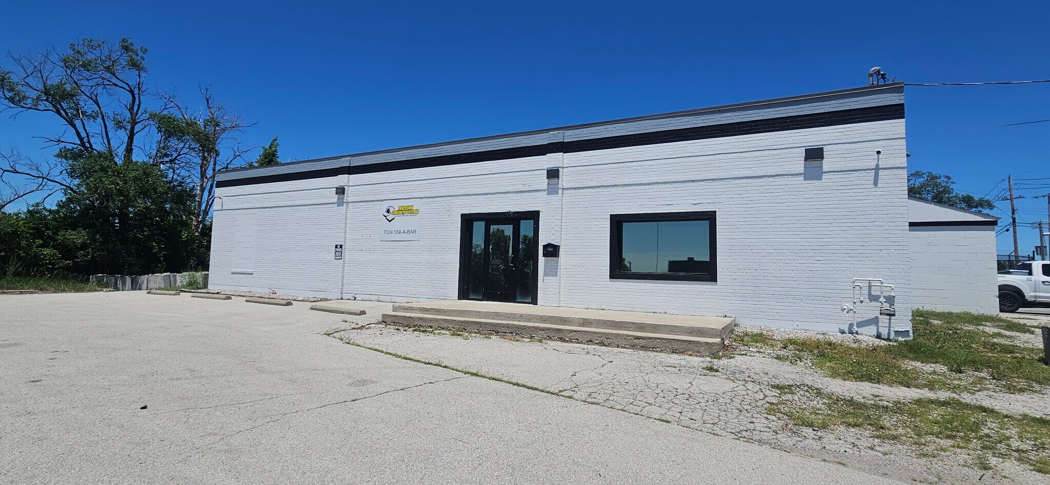 7304 Sni-A-Bar Rd, Kansas City, MO à vendre Photo de l’immeuble– Image 1 sur 9