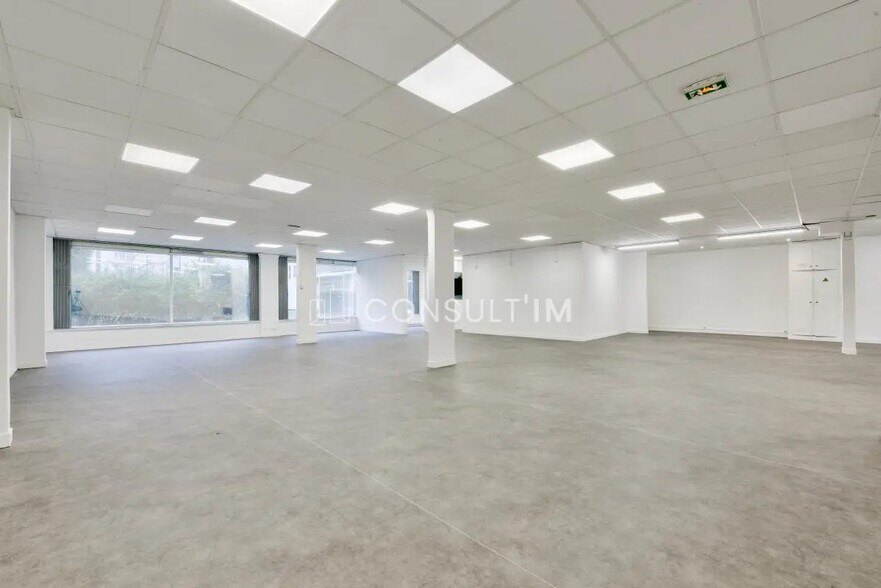 Local commercial dans Boulogne-Billancourt à louer - Photo de l’immeuble – Image 2 sur 8