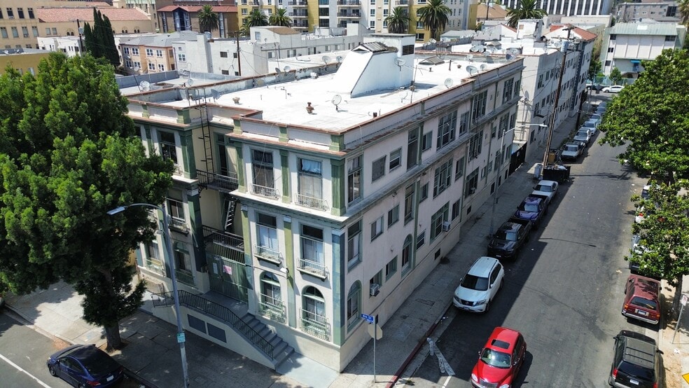 2809 W 8th St, Los Angeles, CA à vendre - Photo de l’immeuble – Image 1 sur 9