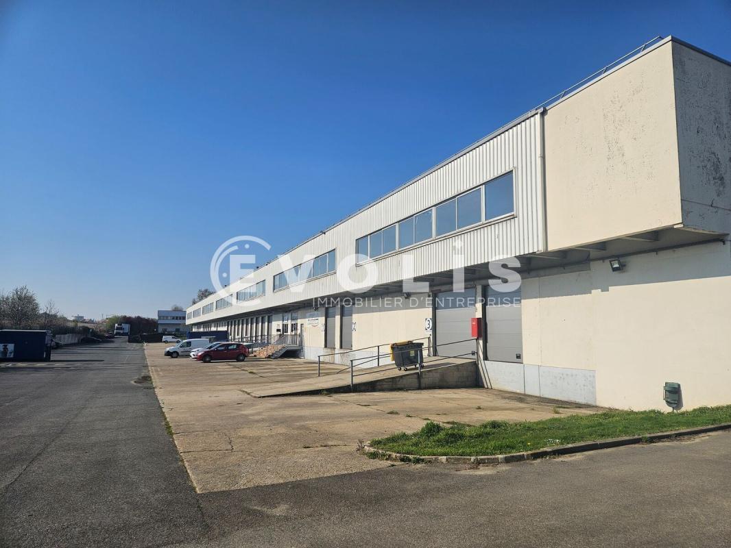 Industriel/Logistique dans Morangis à louer Photo de l’immeuble– Image 1 sur 15