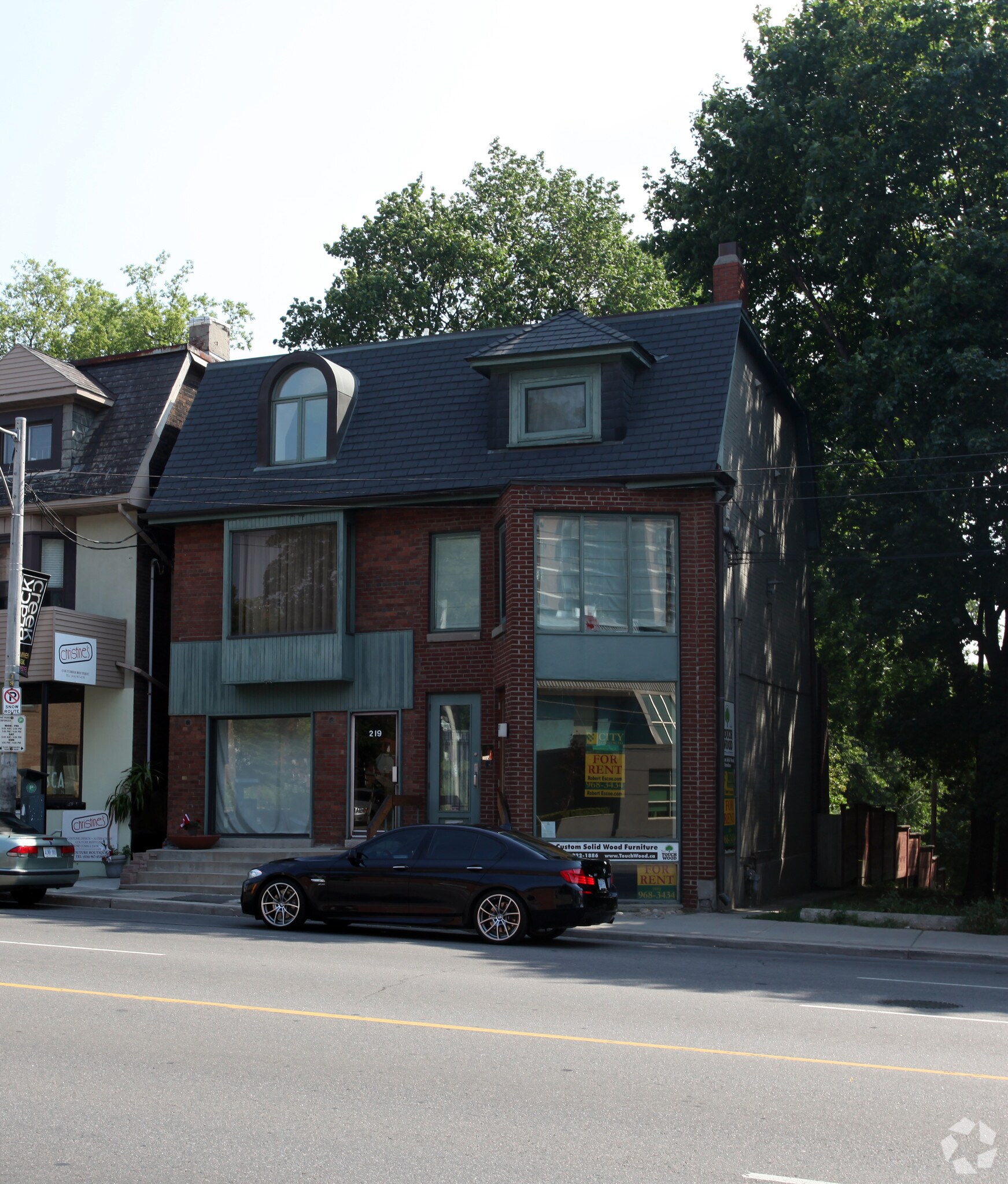 217-219 Avenue Rd, Toronto, ON à louer Photo principale– Image 1 sur 3