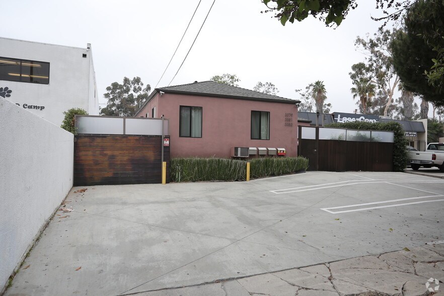 3379-3383 Robertson Pl, Los Angeles, CA à louer - Photo principale – Image 1 sur 8