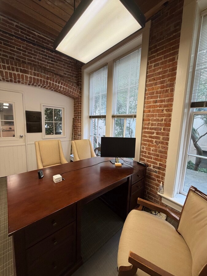 171 Church St, Charleston, SC 29401 - Lot 250 - - Photo intérieure - Image 1 of 12
