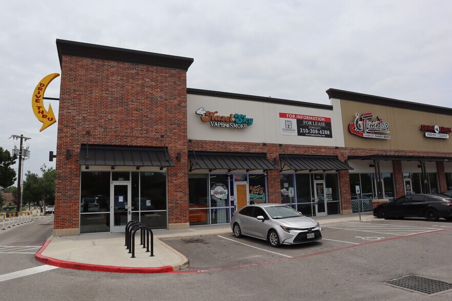 9390 Huebner Rd, San Antonio, TX à louer - Photo de l’immeuble – Image 1 sur 16