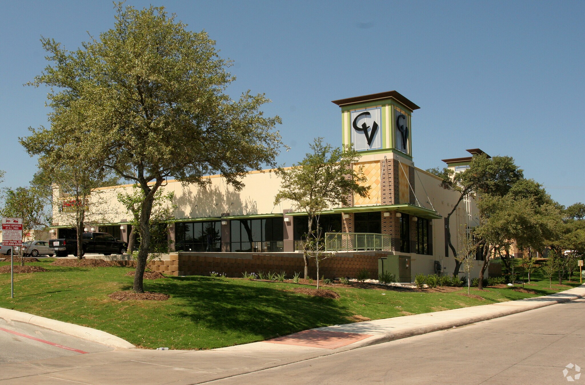 11224 Huebner Rd, San Antonio, TX à louer Photo de l’immeuble– Image 1 sur 11