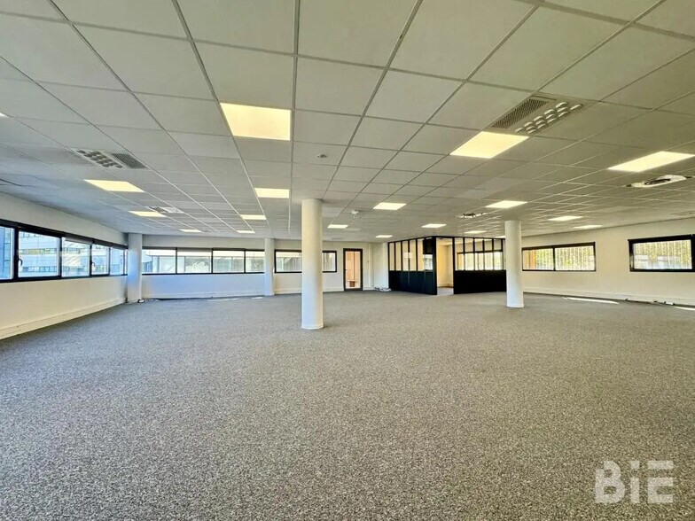 Bureau dans Mérignac à louer - Photo de l’immeuble – Image 2 sur 16