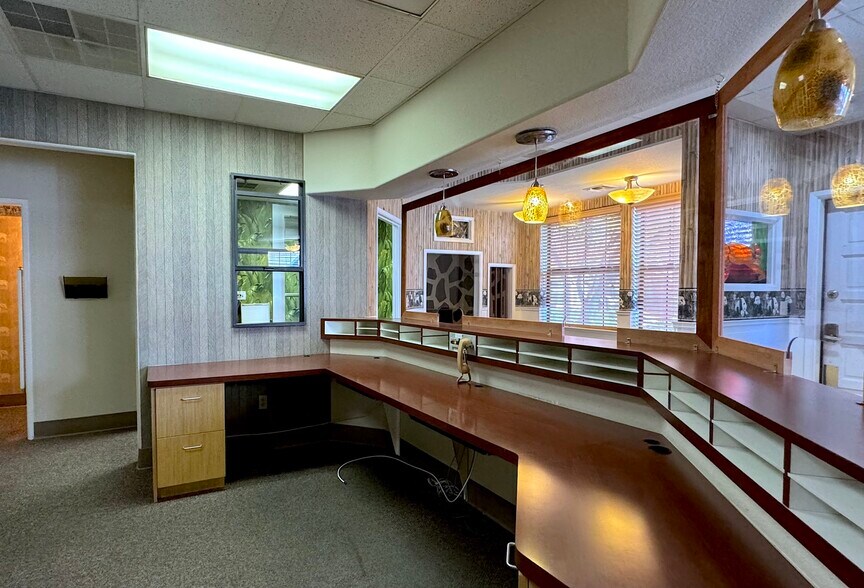 6323 N Fresno St, Fresno, CA à louer - Photo intérieure – Image 2 sur 7