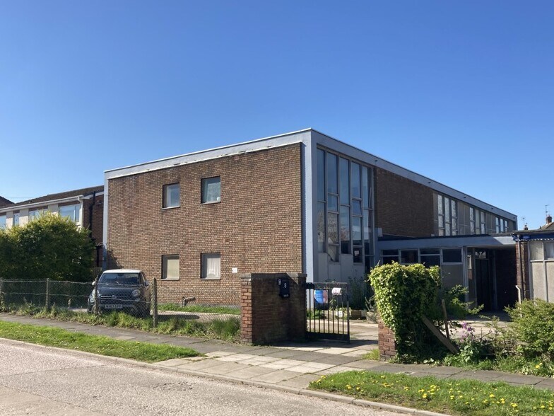 45 Mill Park Dr, Wirral à vendre - Photo principale – Image 1 sur 5