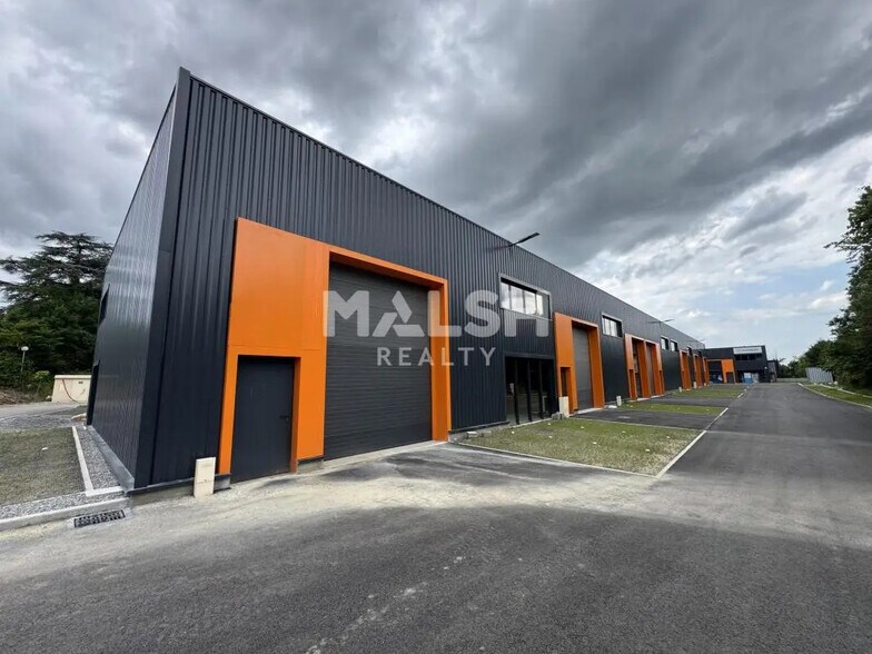 Local d’activités dans Andrézieux-Bouthéon à louer - Photo de l’immeuble – Image 1 sur 4