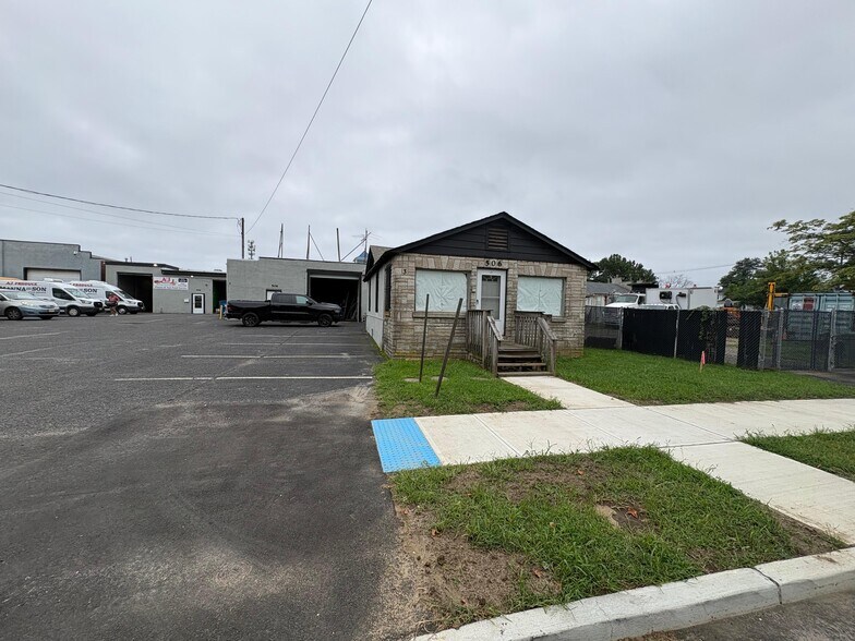 506 Atkins Ave, Neptune, NJ à louer - Photo de l’immeuble – Image 2 sur 9