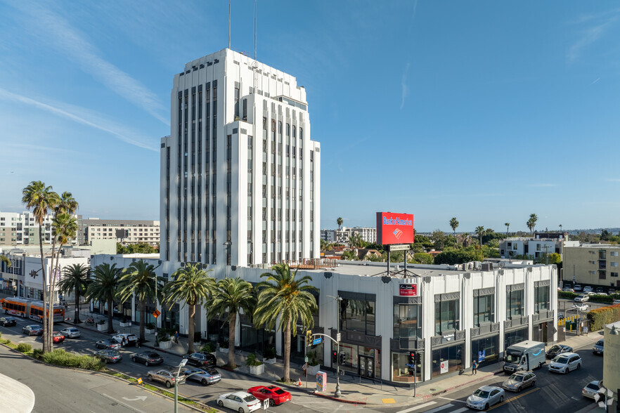 5410 Wilshire Blvd, Los Angeles, CA à louer - Photo de l’immeuble – Image 1 sur 17