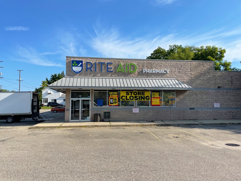 11 E Division St, Sparta, MI à louer - Photo de l’immeuble – Image 1 sur 12