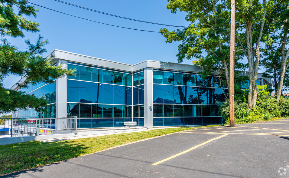 453 Route 211 E, Middletown, NY à louer - Photo de l’immeuble – Image 1 sur 8
