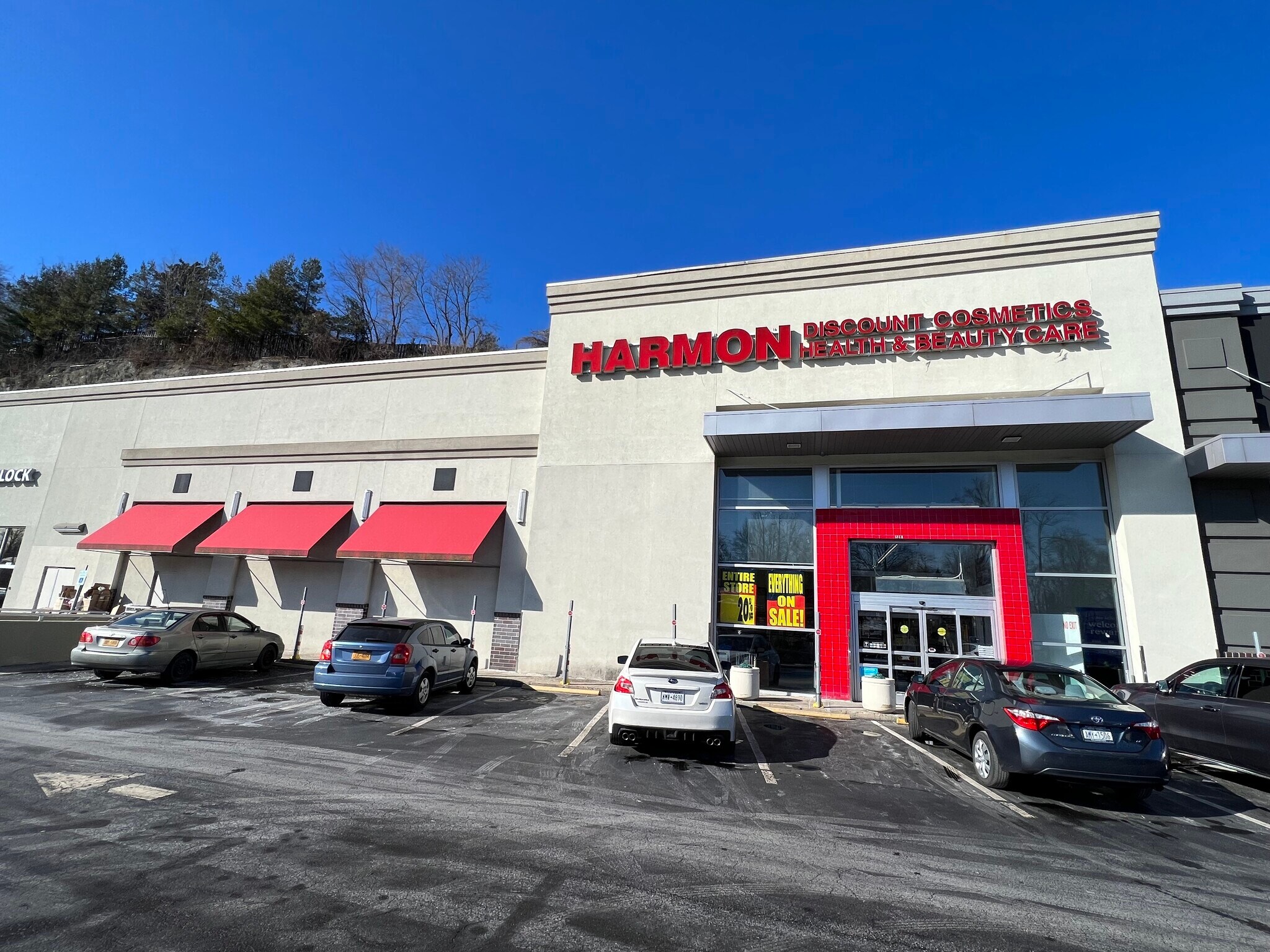 2141 Central Park Ave, Yonkers, NY à louer Photo de l’immeuble– Image 1 sur 7